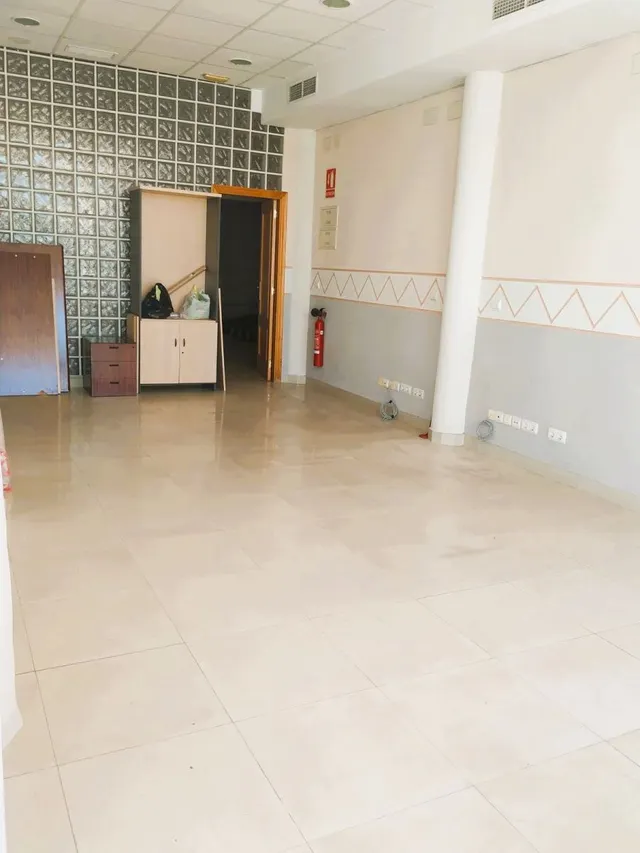 Local multifuncional en planta baja con excelente accesibilidad y espacio exterior - Bellreguard — 10