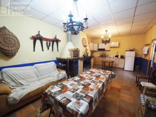 SE VENDE NAVE EN ESQUINA CON 220M2, CON COCINILLA CAMPERA Y  - foto 5