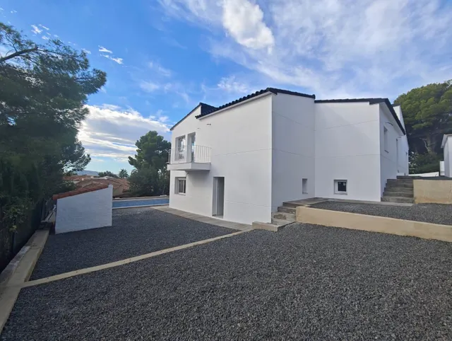 VILLA RECIEN REFORMADA CON CALIDADES DE LUJO EN ZONA MUY TRANQUILA DE ALTEA LA VELLA — 37