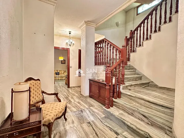 SE VENDE CASA CON PISCINA EN GLORIETA DE NOVELDA. — 37