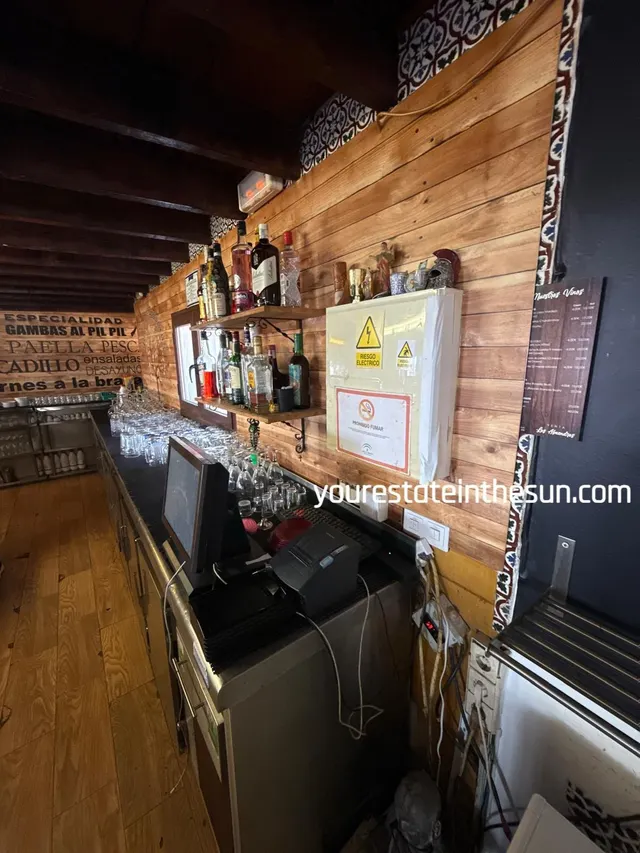 Restaurante 4 habitaciones 373m² en venta - El Madroñal — 48