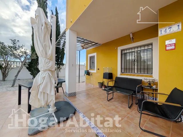 REFORMADO CON TERRAZA, PISCINA Y GARAJE CERCA DE LA PLAYA — 6