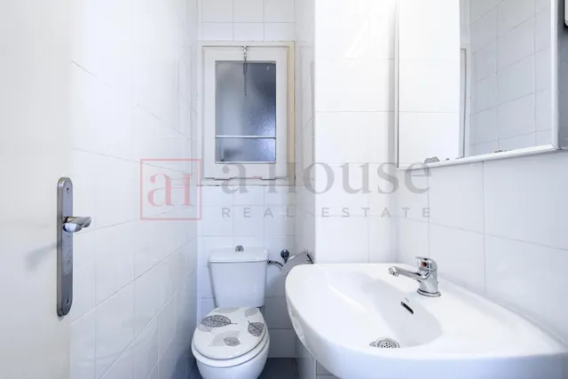 PISO PARA ENTRAR A VIVIR CON EXCELENTE UBICACIÓN EN SAGRADA FAMILIA — 33