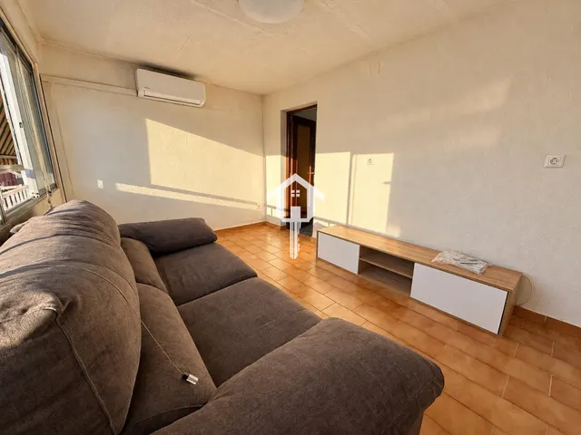 Ático en exclusiva totalmente reformado de 56 m2 con terraza en zona benalúa de Alicante: edificio con ascensor — 8