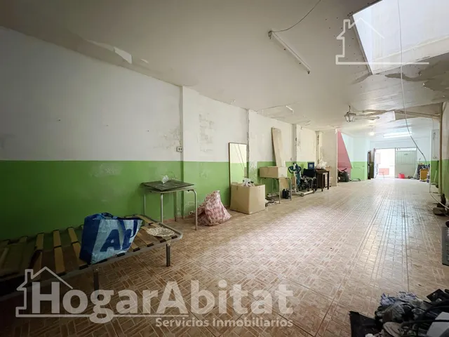 AMPLIA CASA PARA REFORMAR CON GARAJE Y TERRAZA EN EL CENTRO — 42