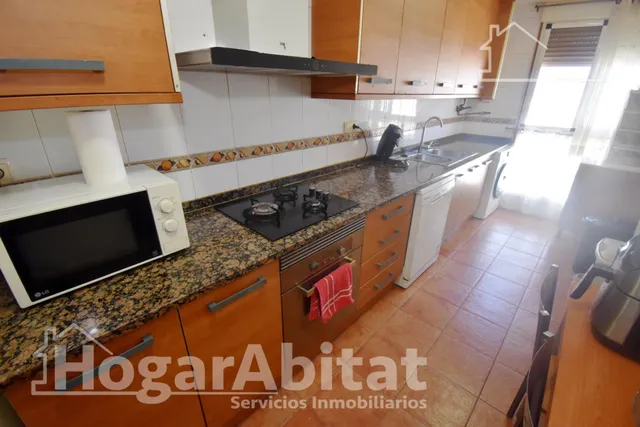 Gran amplitud, excelente luminosidad y precio atractivo en este piso con garaje — 6