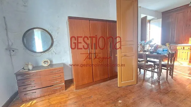 MAJESTUOSA CASA PARA REFORMAR. SOBA — 43