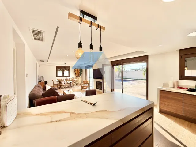 CHALET EN UNA PLANTA EN LA URBANIZACIÓN LOS GIRASOLES — 30
