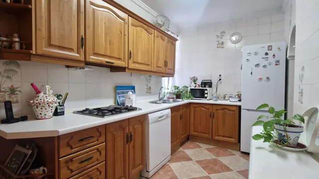 Amplio piso de 4 dormitorios en Pio XII - Zona Centro — 8