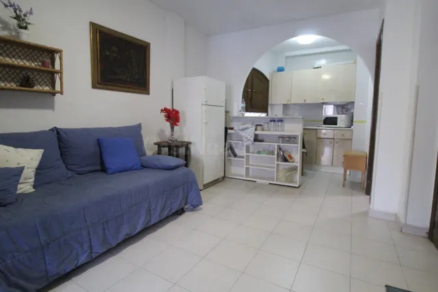 Estudio en residencial con piscina — 5