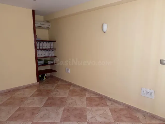 Oficina en Alquiler en la Zona PERU de Cáceres — 2