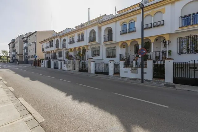 Casa Adosada — 3