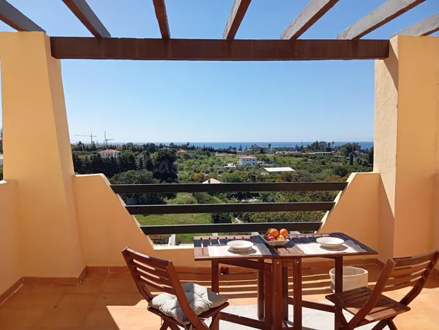 Exclusivo Ático Dúplex de 180 m2 en Selwo | 3 Dormitorios y  - foto 2