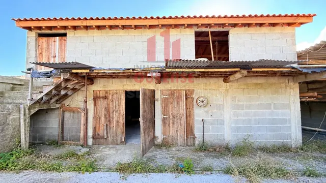 GALPÓN / ALMACÉN CON GRAN POTENCIAL EN EL ENTORNO DE LAIAS – - foto 2