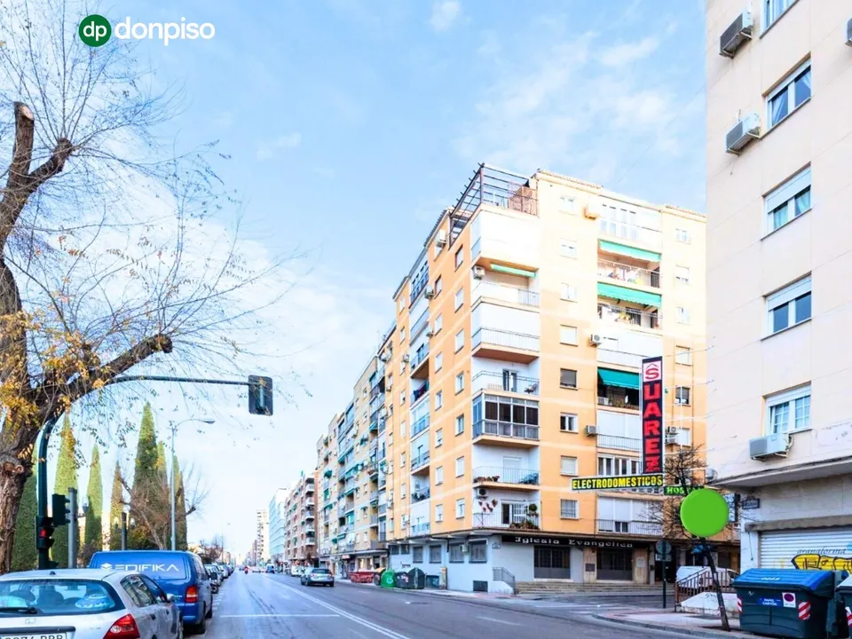 ¡Oportunidad Única en Angel Barrios! Local de 147m2 por solo 190.000€