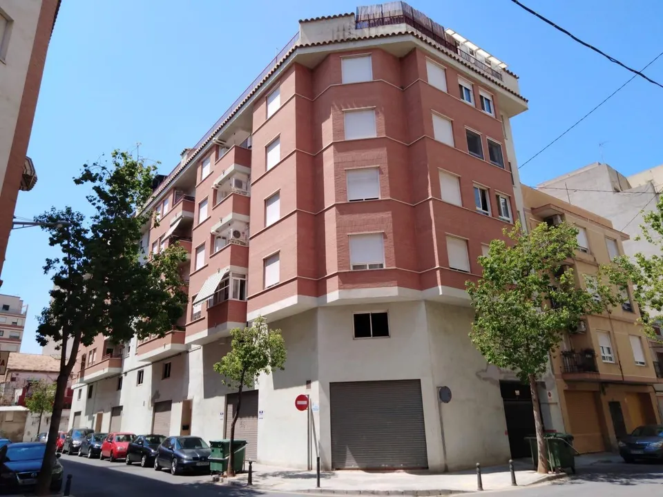 Local en calle pintor ribera, castellon de la plana