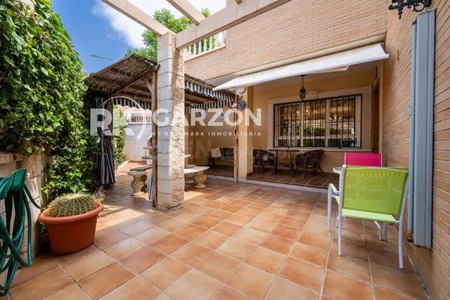 DUPLEX ADOSADO EN ESQUINA EN HUERCAL DE ALMERIA