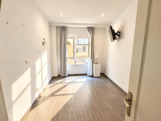 Exclusiva oficina de 153 m2 en pleno centro histórico de málaga, junto a la Catedral — 31