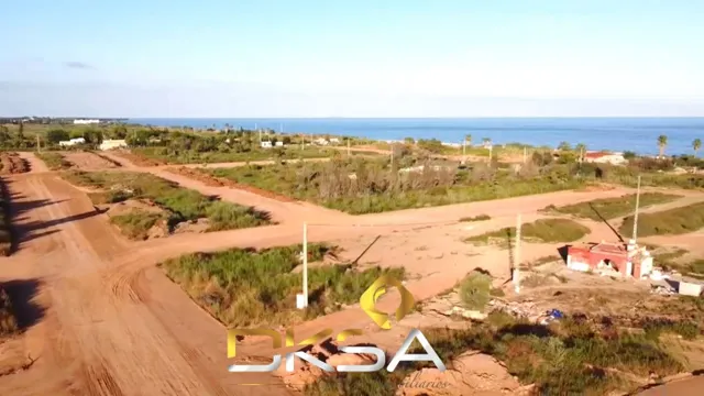 Amplio terreno urbano a un paso de la playa. Cerca de Los Cá - foto 5