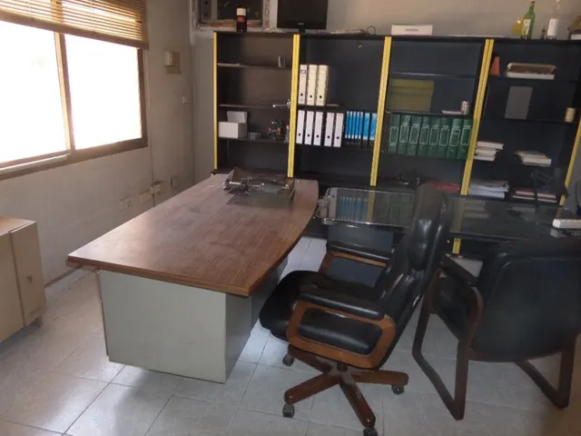 LOCAL COMERCIAL DE MAS DE 300 M2 — 3