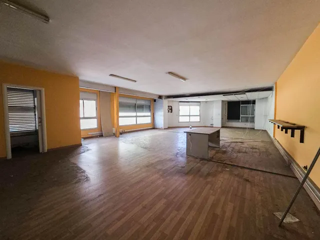 Segunda planta de edificio de oficinas en alquiler en Barberá del Vallés — 12