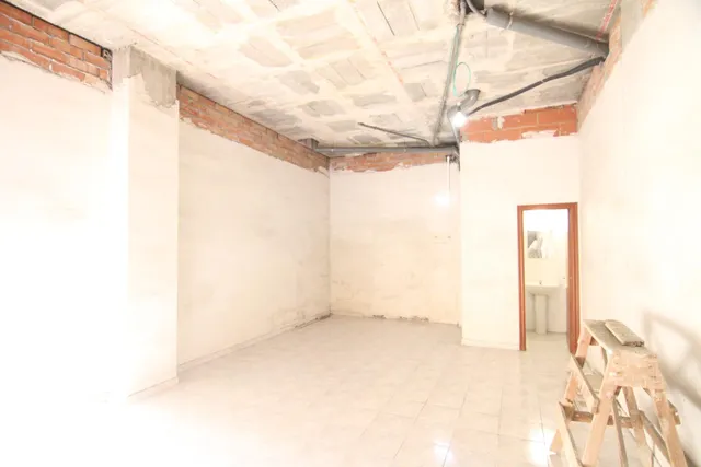 Local comercial de 34 m2 en la zona del Mercadona — 3