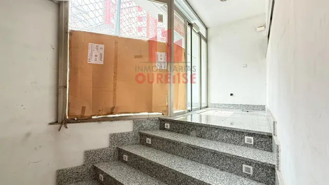 AMPLIO LOCAL COMERCIAL EN PLENO CENTRO DE OURENSE — 18