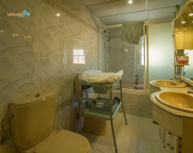CHALET INDEPENDIENTE JUNTO AL VIEJO VIVERO EN BADAJOZ — 26