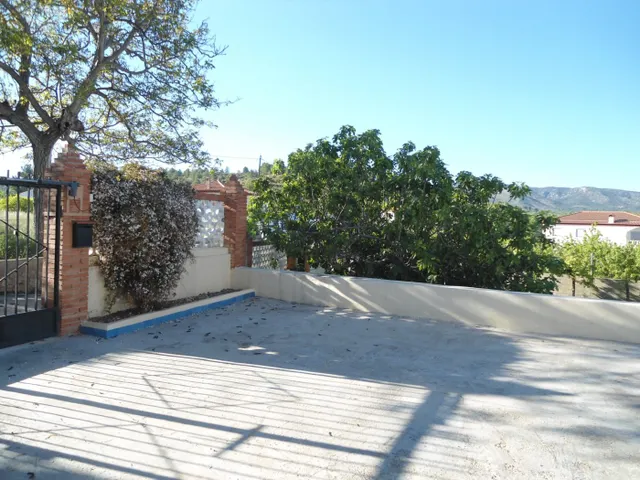 MAGÑIFICO CHALET EN BENAFER, EN EL CENTRO DEL PUEBLO. — 26