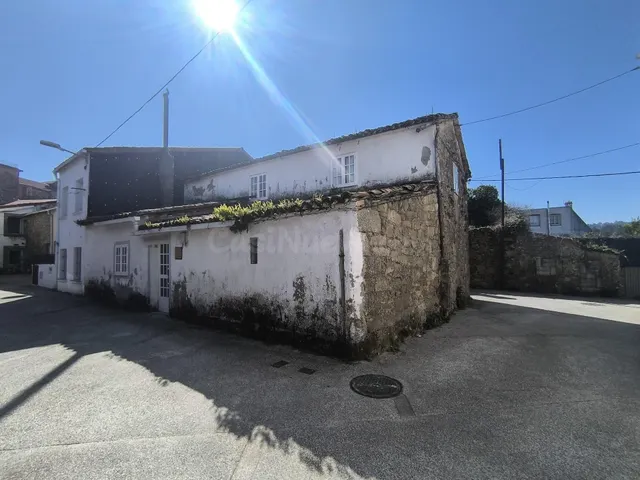 Amplia Casa en Conxo, Santiago de Compostela - Oportunidad para Reformar — 3