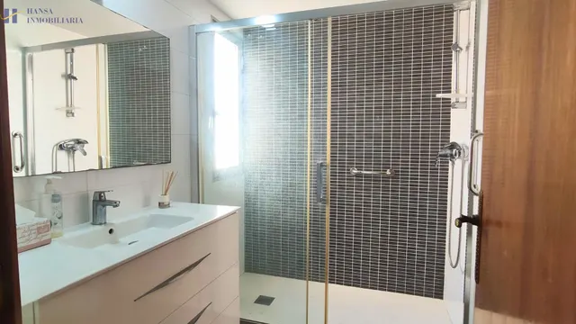 AMPLIO PISO EN VENTA CON VISTAS AL MAR Y UBICACIÓN PRIVILEGIADA EN ALICANTE — 15