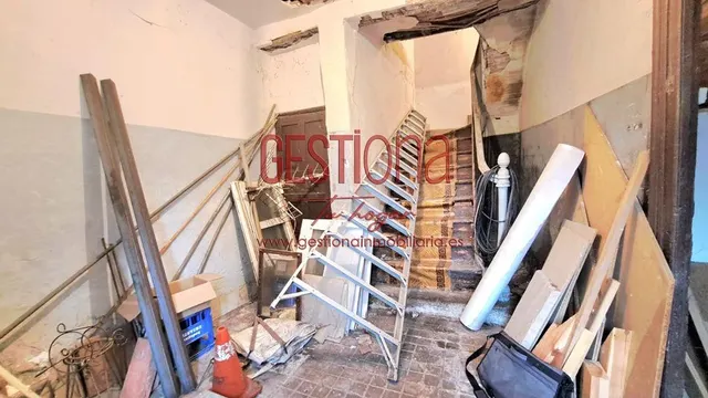 CASA DE PIEDRA EN LIERGANES. — 34