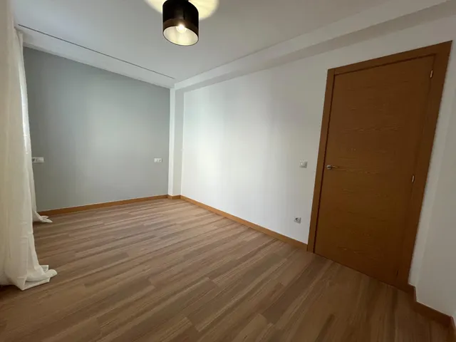Piso en 4ª planta de tres dormitorios totalmente reformado y a estrenar en calle Valencia de Getafe — 21