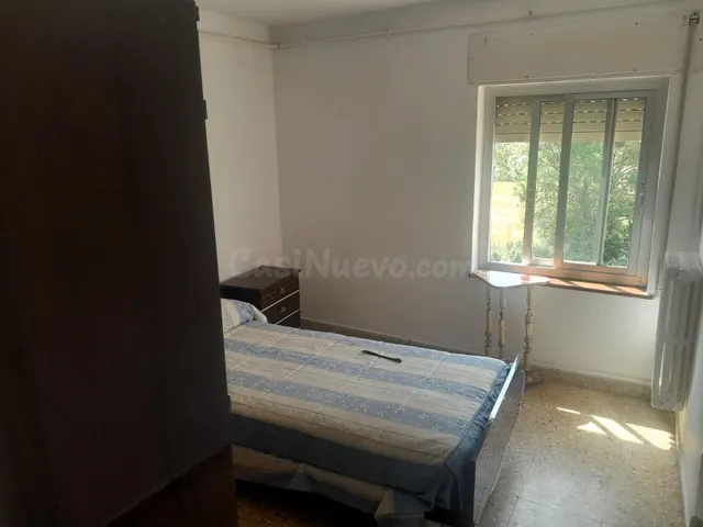 Oportunidad de Inversión en La Robla: Casa Solar con Rentabi - foto 4