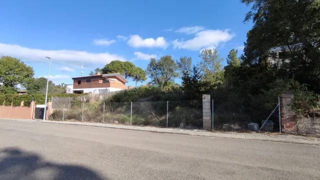 Parcela de terreno de 920 m2 en venta en Sils. — 7