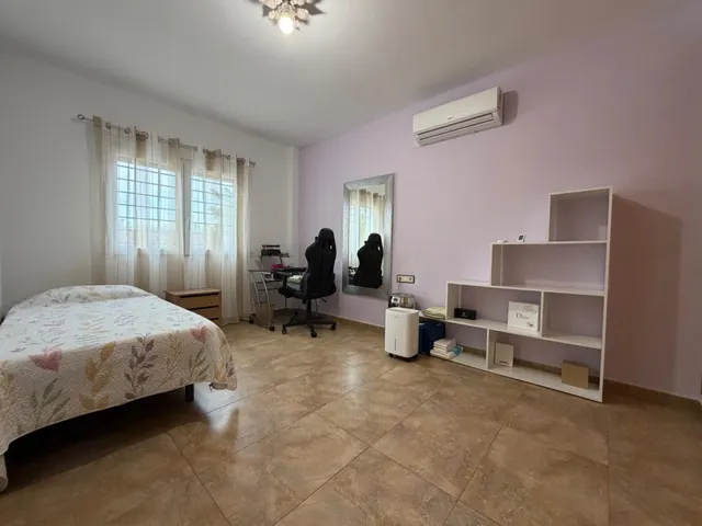PRECIOSO CHALET EN MARINES — 25