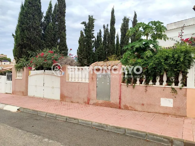 Fantástico chalet adosado a escasos metros del exclusivo cam - foto 3