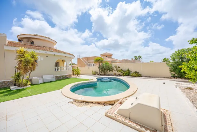 Villa 3 habitaciones 151m² en venta - Doña Pepa — 24
