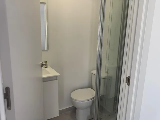 PISO EN VENTA DE 4 DORMITORIOS Y 2 BAÑOS — 14