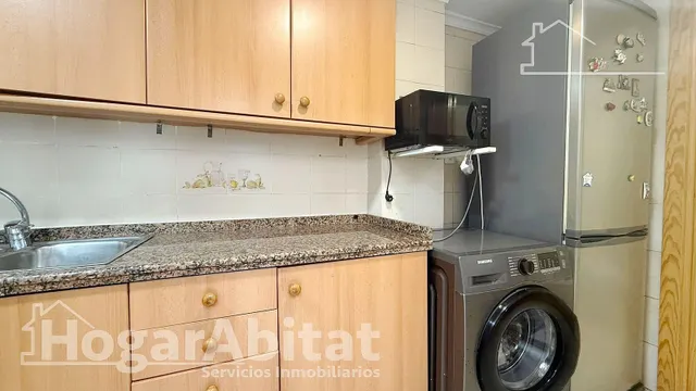 ¡Cerca del puerto! Casa espaciosa y semireformada con gran terraza, toda amueblada — 26