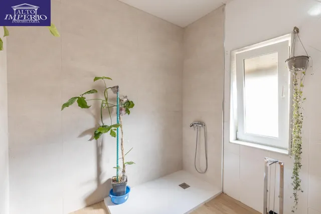 Casa en esquina en venta en Las Gabias — 37