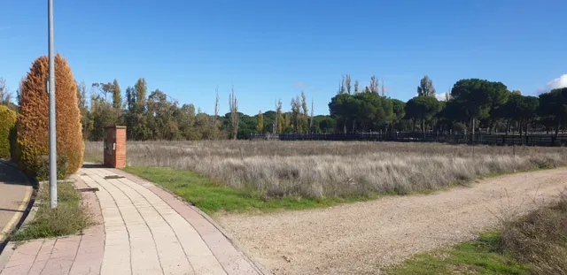 Urbis te ofrece parcelas urbanas en Aldeamayor de San Martín, Valladolid. — 7