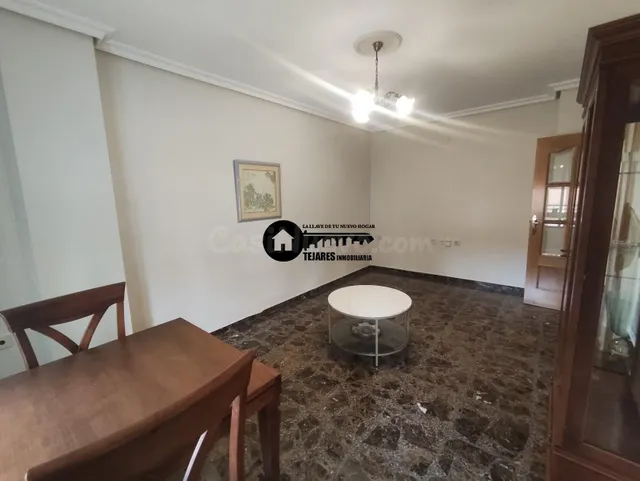 Inmobiliaria Tejares Alquila estupendo piso zona Avenida España - Hospital — 2