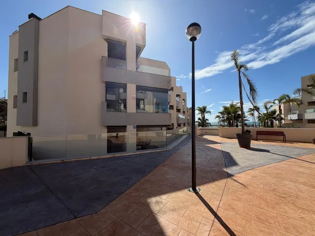 Piso con vista al Mar 300 m del mar. El residencial es el lugar perfecto para disfrutar de la vida frente al mar — 19