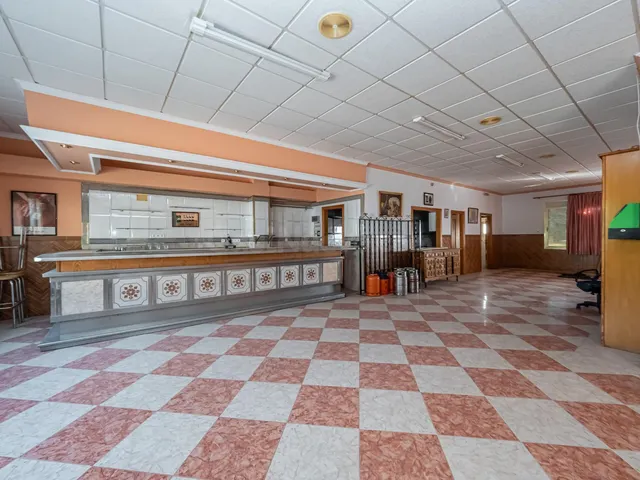 Local comercial 181m² en venta - South of spain