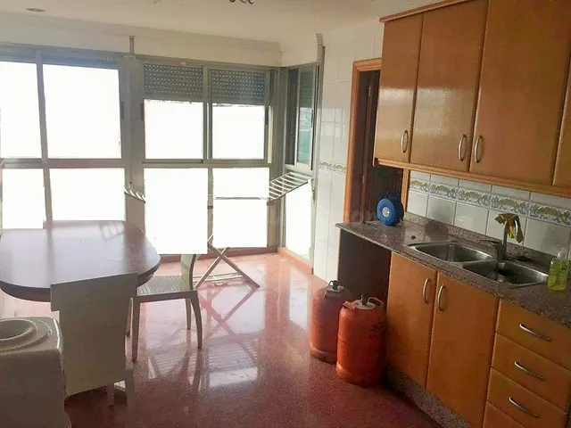 FACHADA DE DISEÑO SEMINUEVO CON VISTAS , SOLO UN VECINO X PL - foto 3
