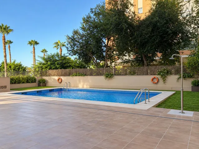 AMPLIO PISO DE 4 DORMITORIOS CON TERRAZA, PISCINA Y GARAJE EN MÁLAGA ☀️ — 10
