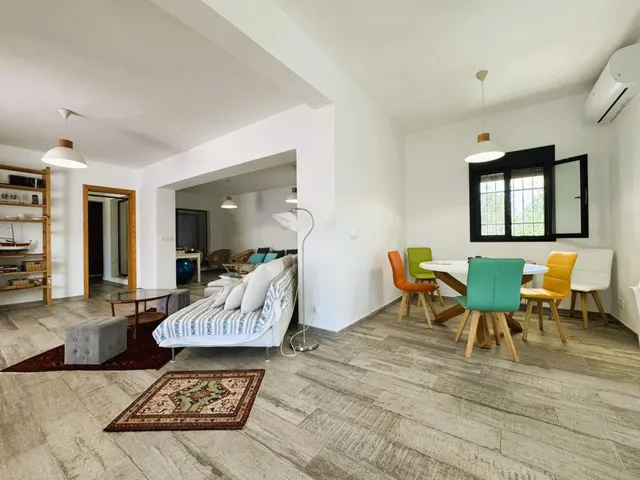 EXQUISITO CHALET A UN PASO DE LA PLAYA Y EL CASCO URBANO — 30