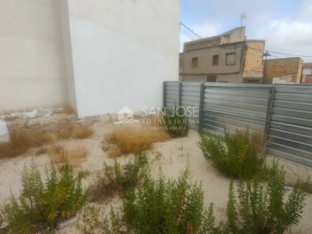 SE VENDE SOLAR CERCA DEL HIPERBER NUEVO DE ASPE — 3