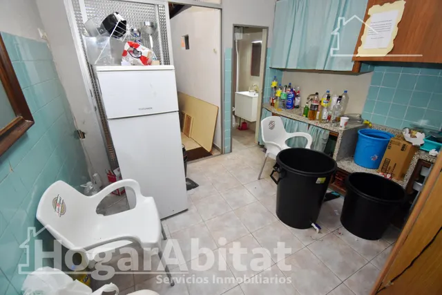 ¡OPORTUNIDAD DE INVERSIÓN! CASA CON BALCÓN Y PATIO EN EL CENTRO — 9